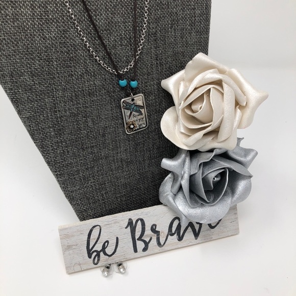 Dragonfly Pendant Necklace & Earring Set - Picture 2 of 5